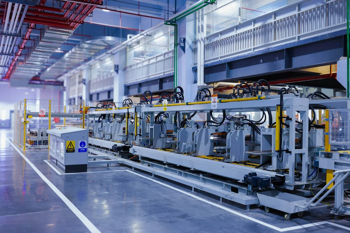 Automated refrigerator manufacturing plant assembly line